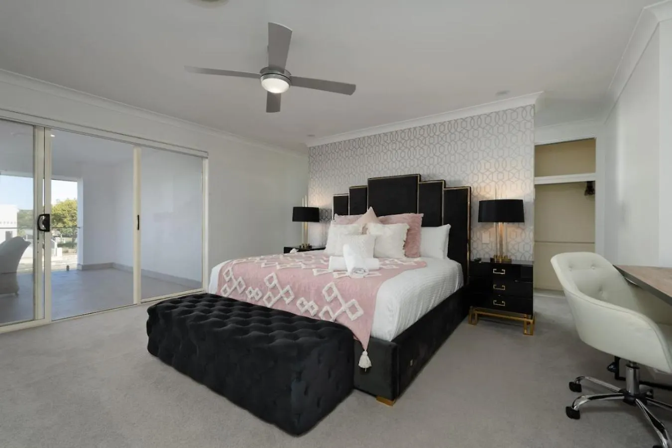 North Quay Waterfront Family Holiday Home Pool 골드코스트