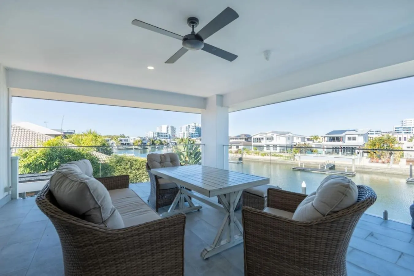 North Quay Waterfront Family Holiday Home Pool 골드코스트