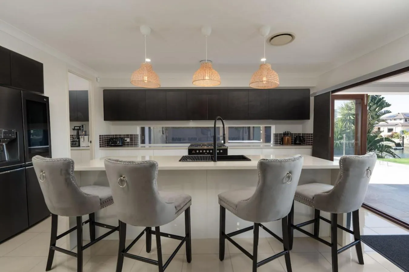 North Quay Waterfront Family Holiday Home Pool 골드코스트
