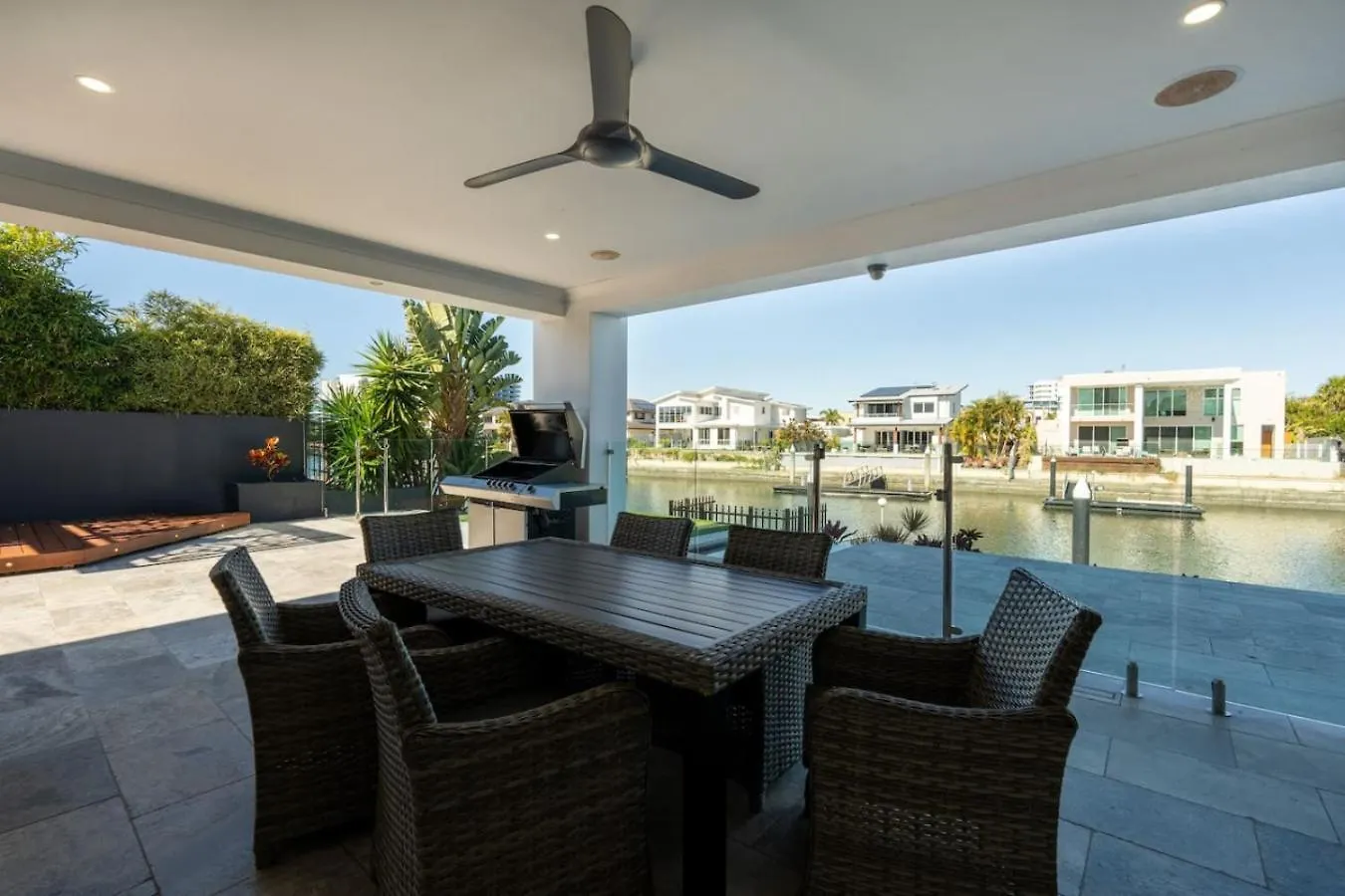 North Quay Waterfront Family Holiday Home Pool 골드코스트