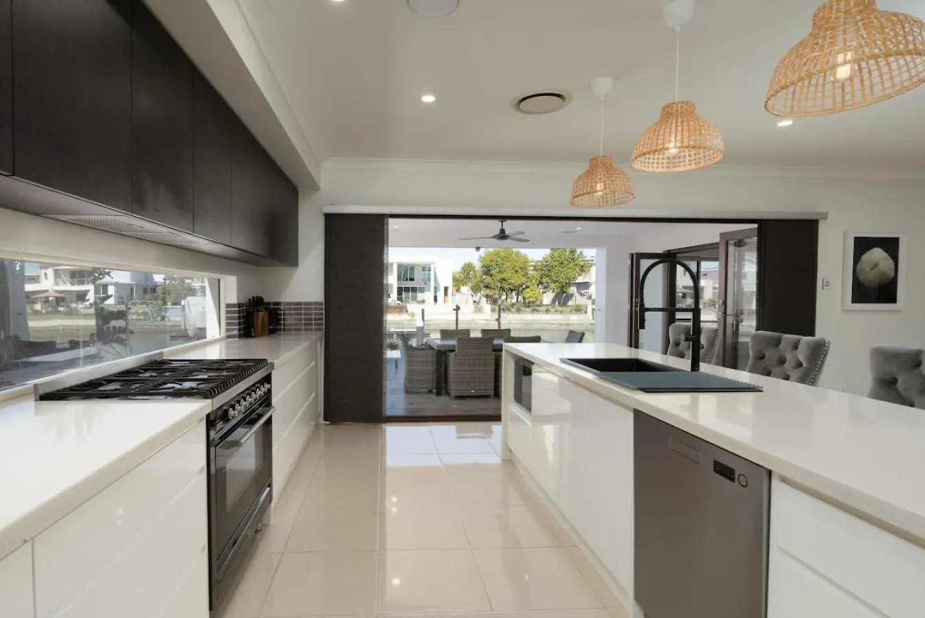 North Quay Waterfront Family Holiday Home Pool 골드코스트
