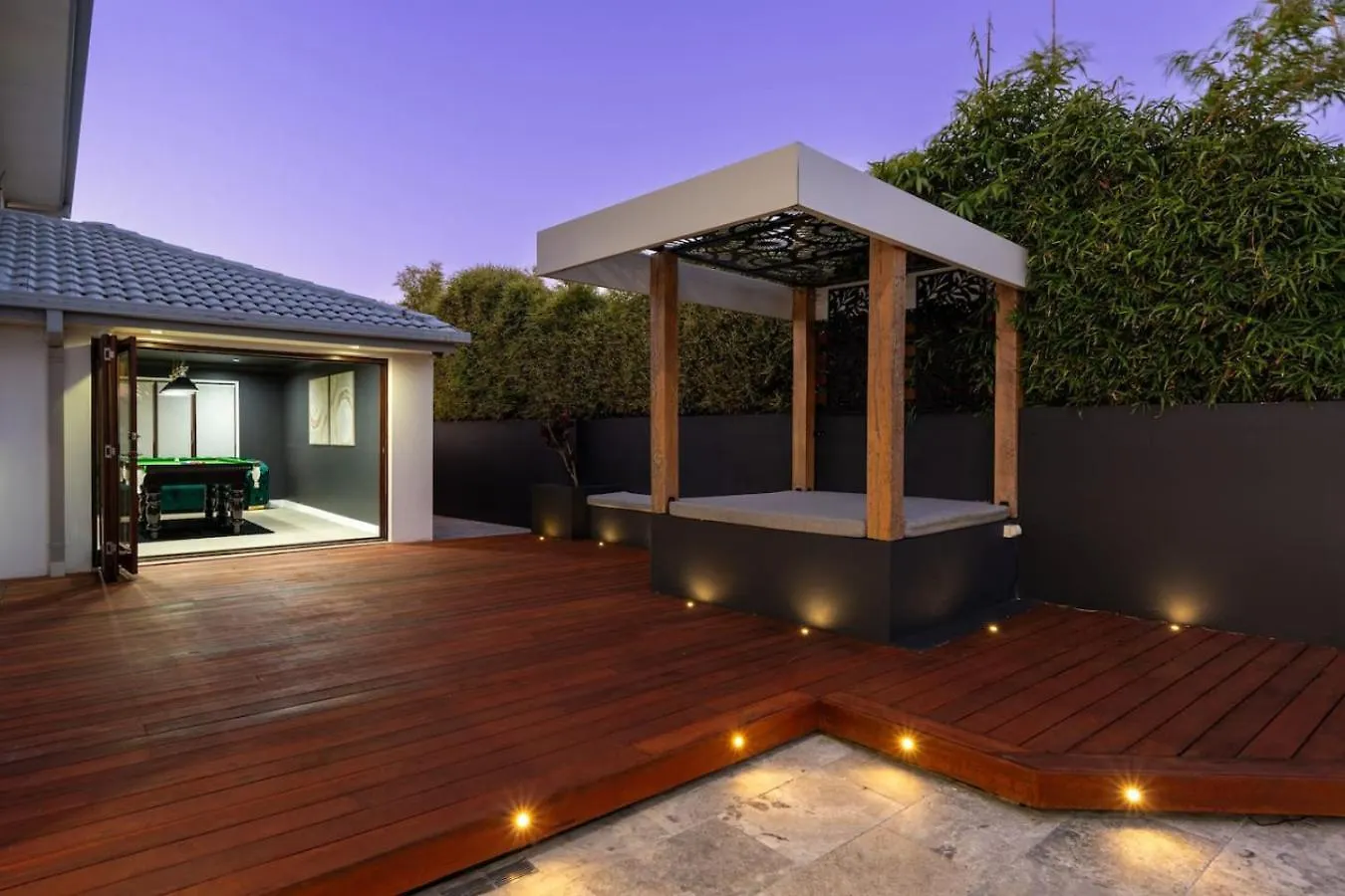 North Quay Waterfront Family Holiday Home Pool 골드코스트 0*,  오스트레일리아