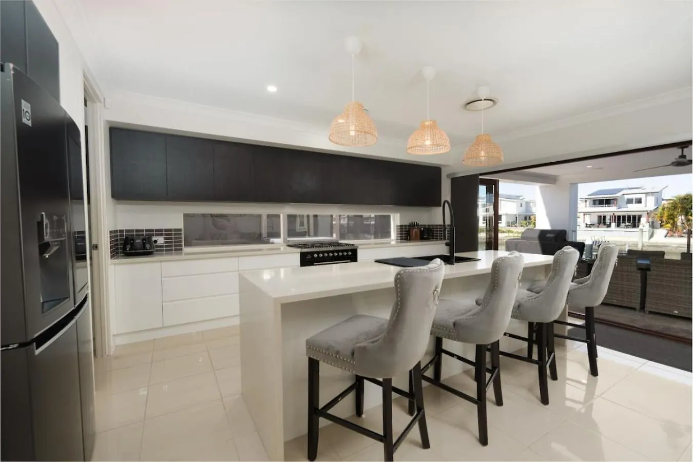 North Quay Waterfront Family Holiday Home Pool 골드코스트